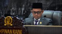 Rapat dipimpin Ketua DPRD Kota Pekanbaru Muhammad Isa Lahamid